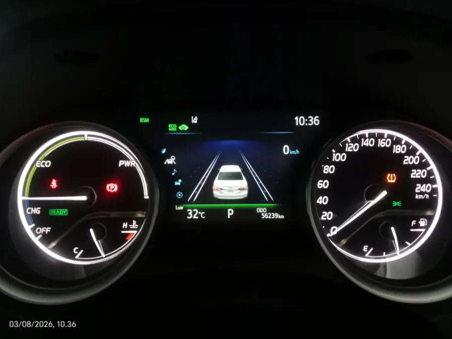 Foto Mobil Bekas Odometer Toyota Camry 2.5 Hybrid tahun 2021